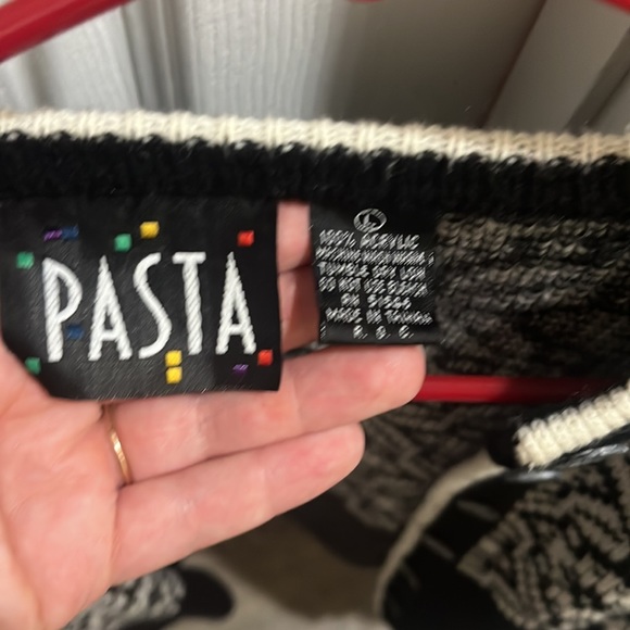 Buy 1 get 1 half off sale**Vintage 80s/90s Womens Sweater - Picture 3 of 4